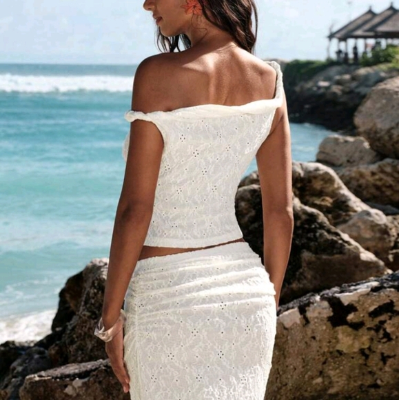 Solid Color Knit Fitted Cropped Women Top - Picture 2 of 5